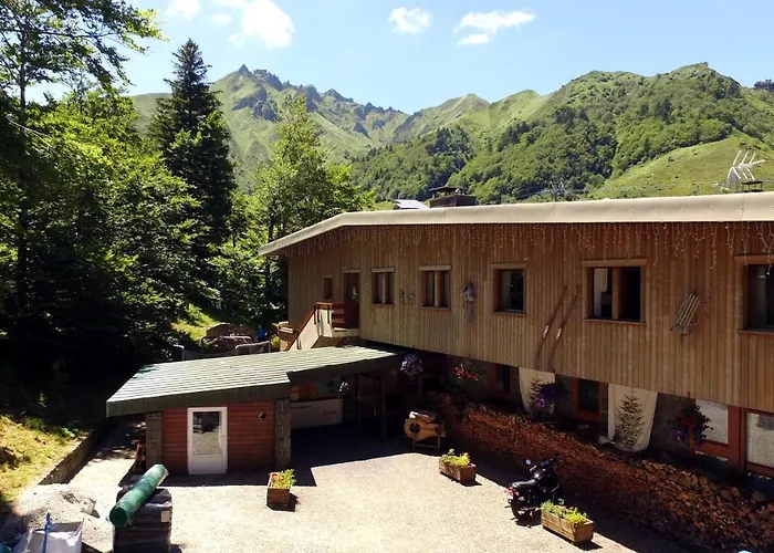 Хостел Hi Ле-Мон-Дор