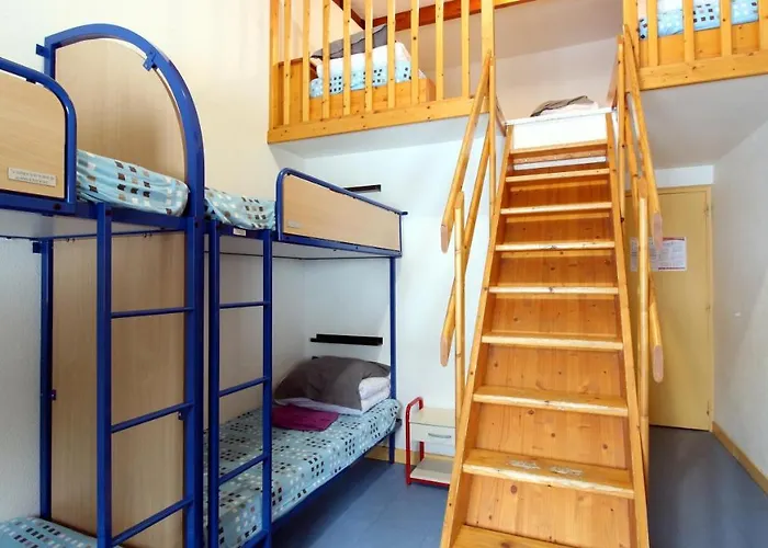 Хостел Hi Ле-Мон-Дор